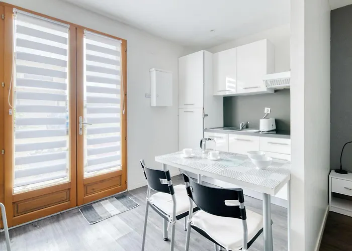 Le Laurier アパート *